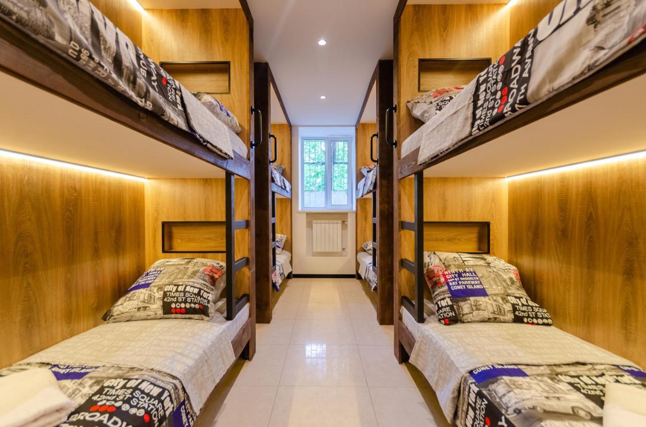 Underground Hostel Киев Экстерьер фото